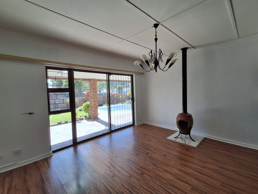 4 Bedroom Property for Sale in Nahoon Valley Park Eastern Cape